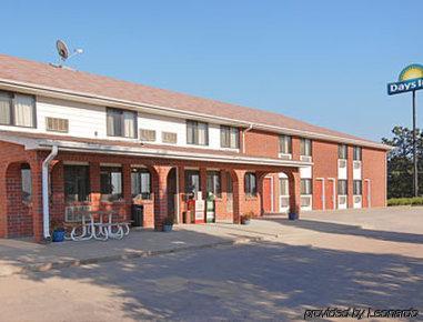 Days Inn By Wyndham Lincoln South Exterior photo